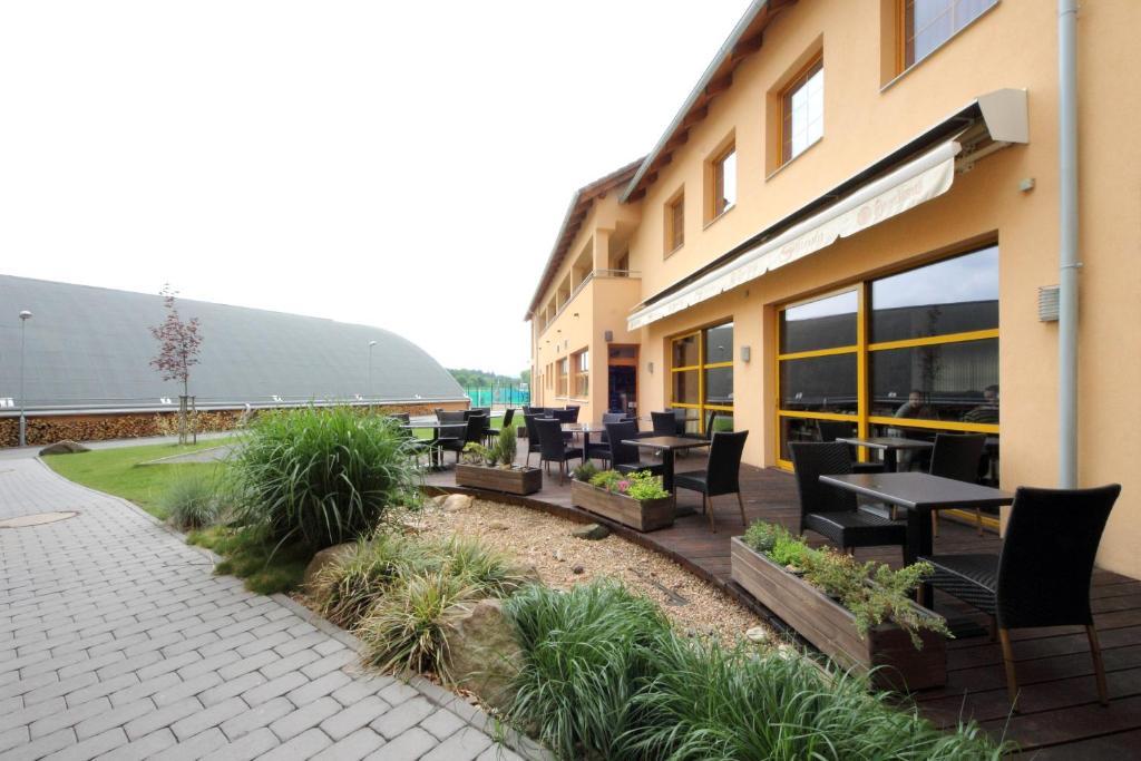 Hotel S-Centrum Benesov  Exterior photo