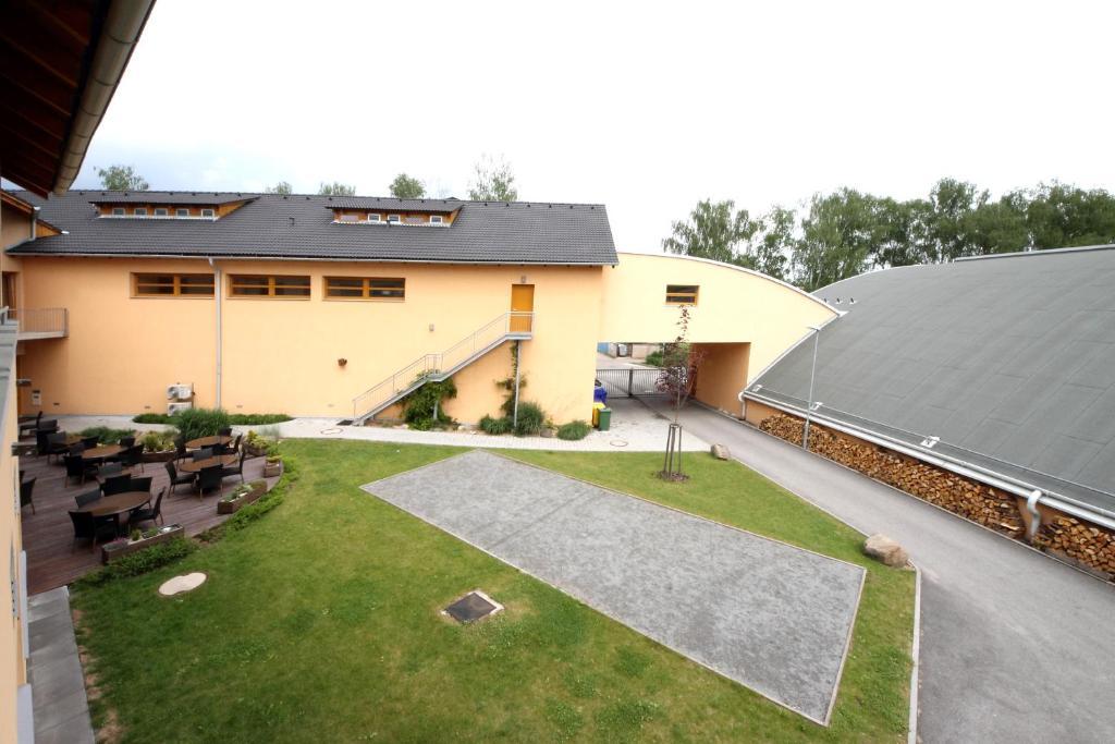 Hotel S-Centrum Benesov  Exterior photo