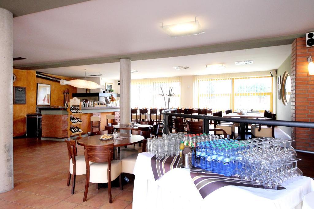 Hotel S-Centrum Benesov  Exterior photo