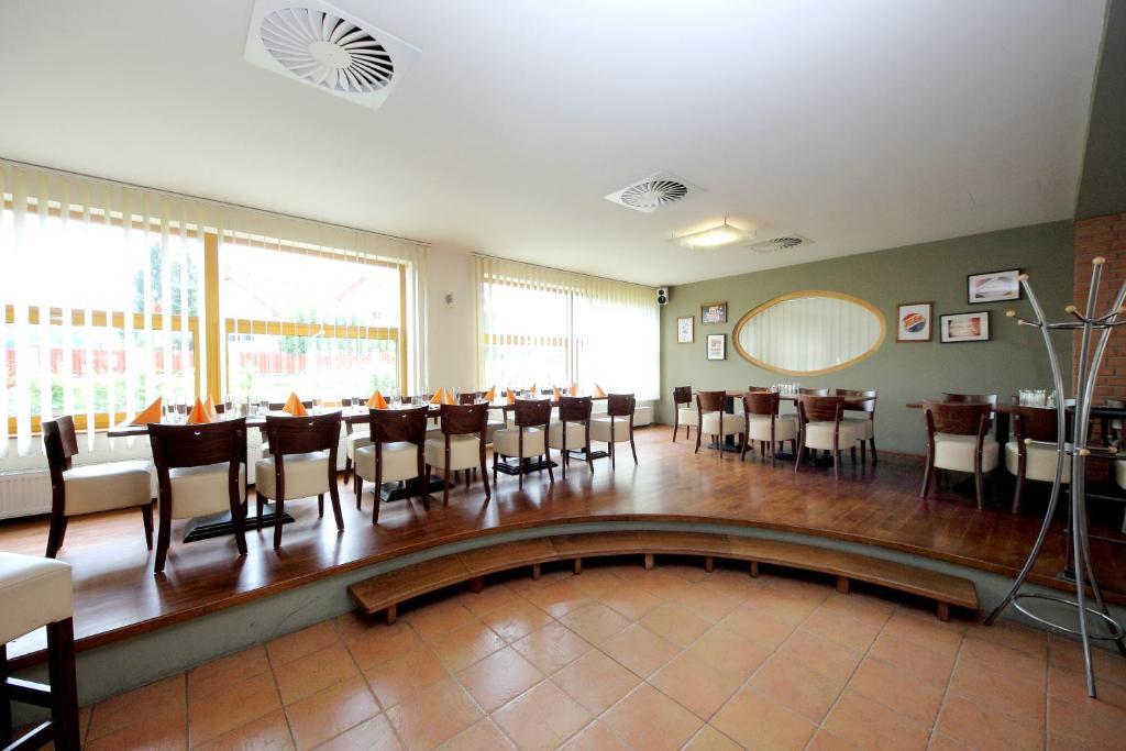 Hotel S-Centrum Benesov  Exterior photo