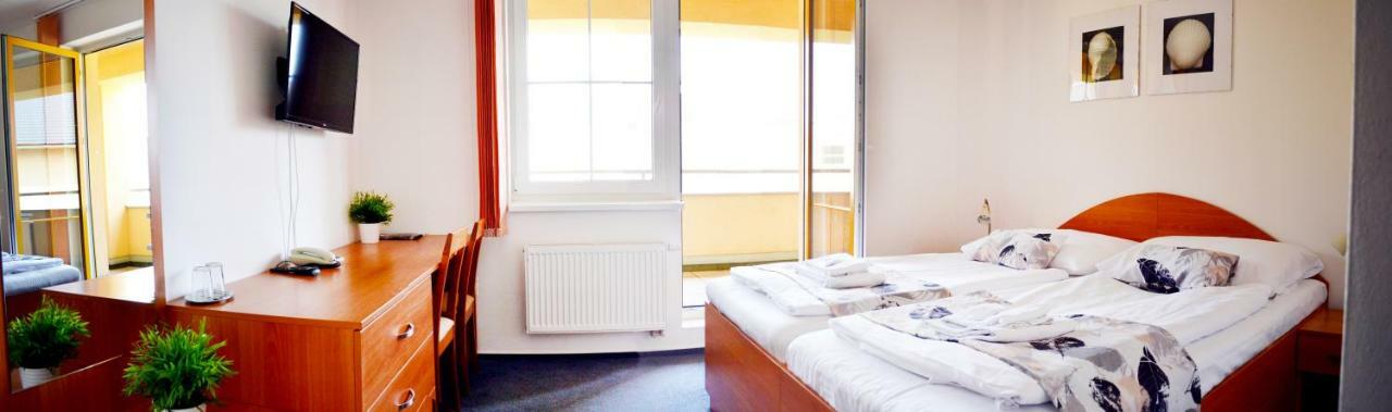Hotel S-Centrum Benesov  Exterior photo
