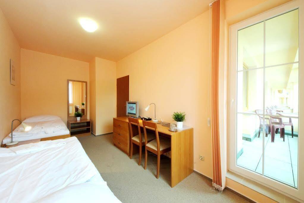 Hotel S-Centrum Benesov  Exterior photo